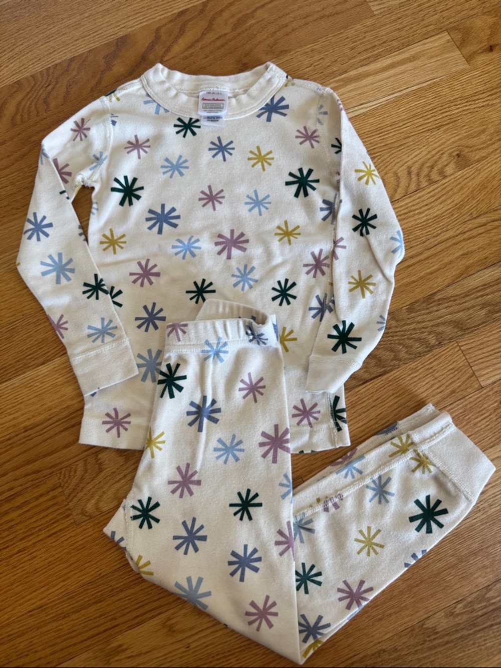 Hanna Andersson Cream Starburst Pajama Set in Multicolor